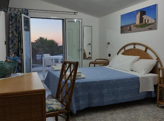 לינה וארוחת בוקר Tenuta I Giardini Del Salento 3*