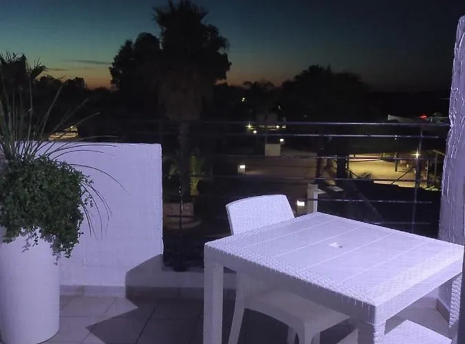 ベッド・アンド・ブレックファスト Tenuta I Giardini Del Salento 3*