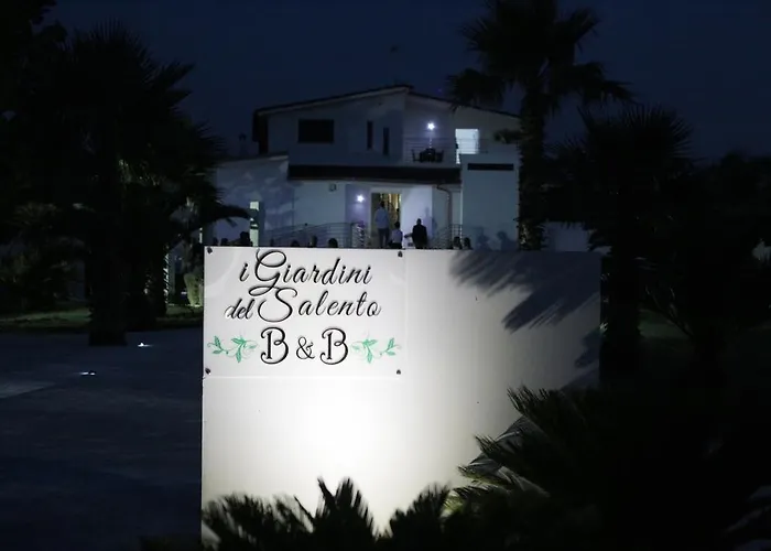 לינה וארוחת בוקר Tenuta I Giardini Del Salento 3*
